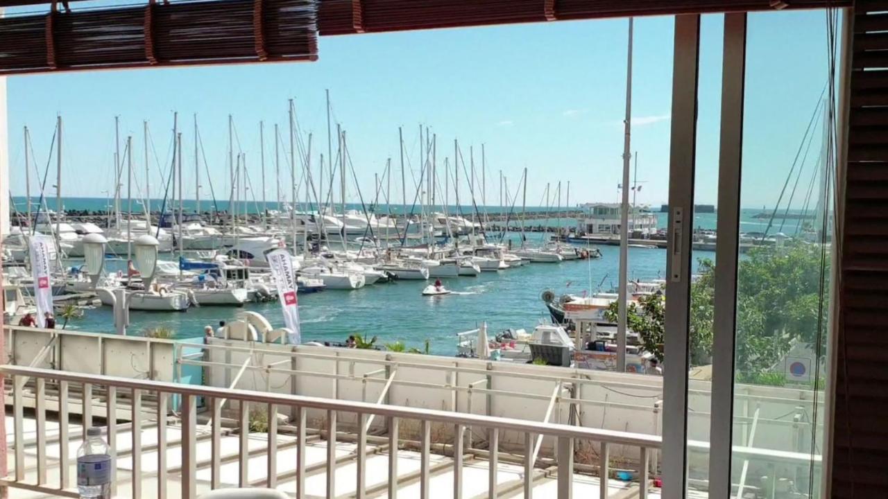 Residence De Standing La Pecherie Spacieux T3 Comme Un Cocon Familial Vue Mer Et Sur L'Avant Port Sur Le Bout Du Bout De Cap D'Agde Seule Cap En Occitanie Luaran gambar