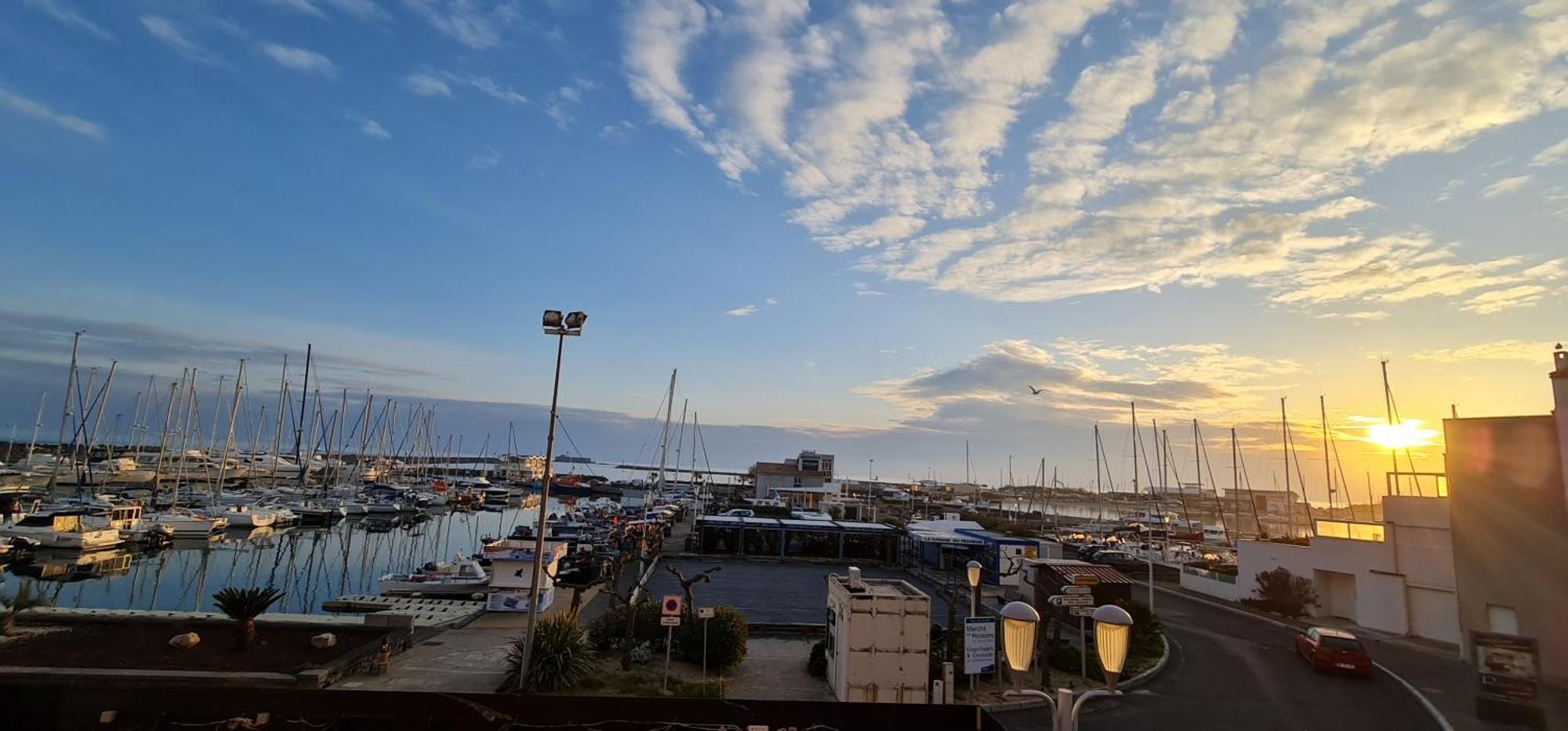 Residence De Standing La Pecherie Spacieux T3 Comme Un Cocon Familial Vue Mer Et Sur L'Avant Port Sur Le Bout Du Bout De Cap D'Agde Seule Cap En Occitanie Luaran gambar