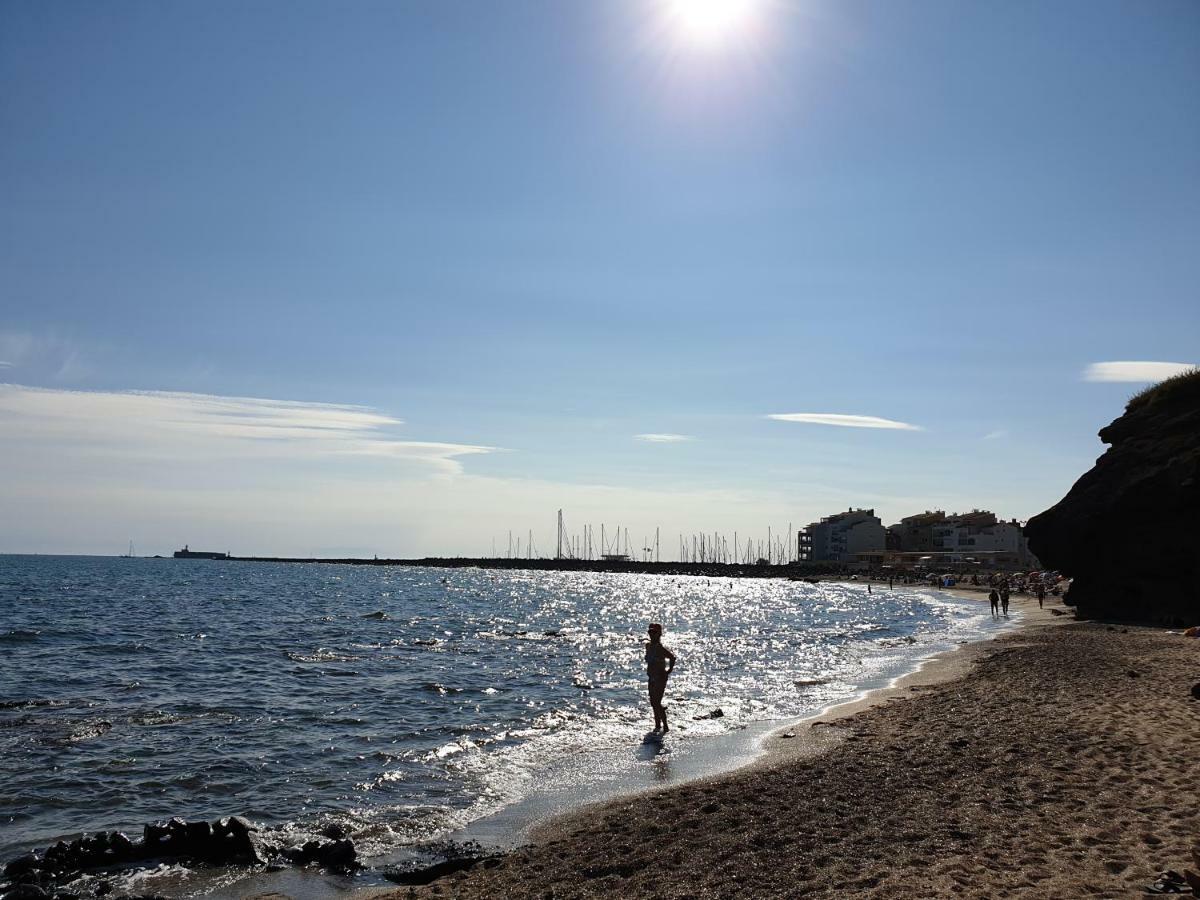 Residence De Standing La Pecherie Spacieux T3 Comme Un Cocon Familial Vue Mer Et Sur L'Avant Port Sur Le Bout Du Bout De Cap D'Agde Seule Cap En Occitanie Luaran gambar
