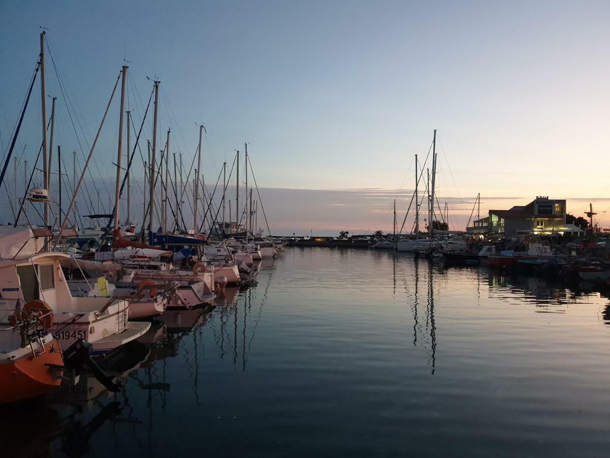 Residence De Standing La Pecherie Spacieux T3 Comme Un Cocon Familial Vue Mer Et Sur L'Avant Port Sur Le Bout Du Bout De Cap D'Agde Seule Cap En Occitanie Luaran gambar